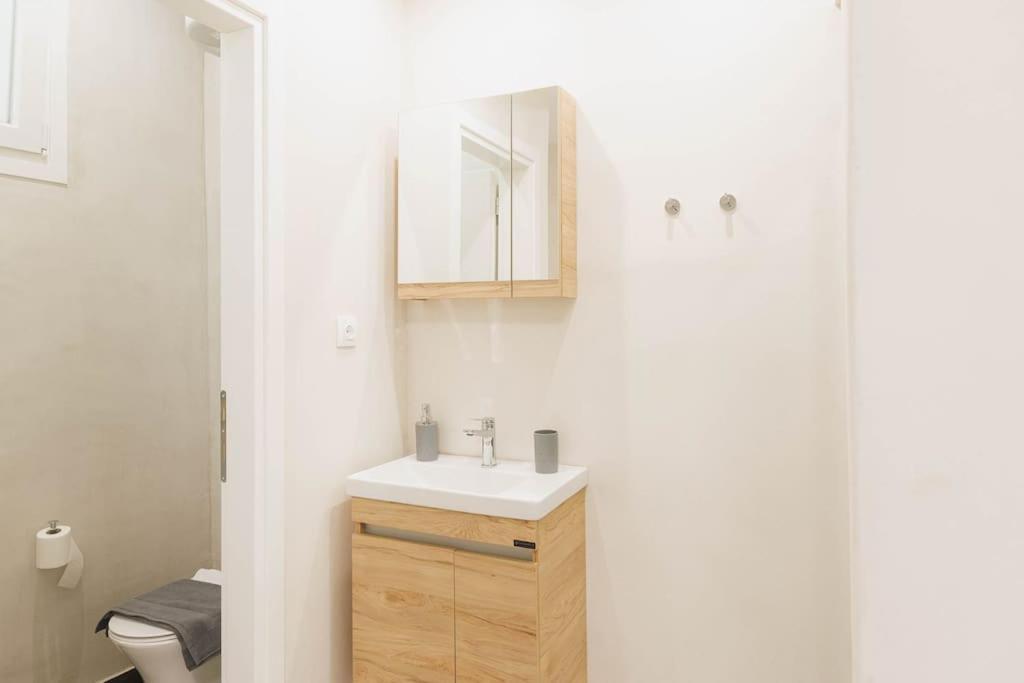 Modern Hiding Place In The Heart Of Atenas Exterior foto