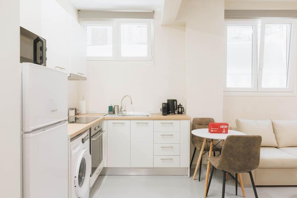 Modern Hiding Place In The Heart Of Atenas Exterior foto