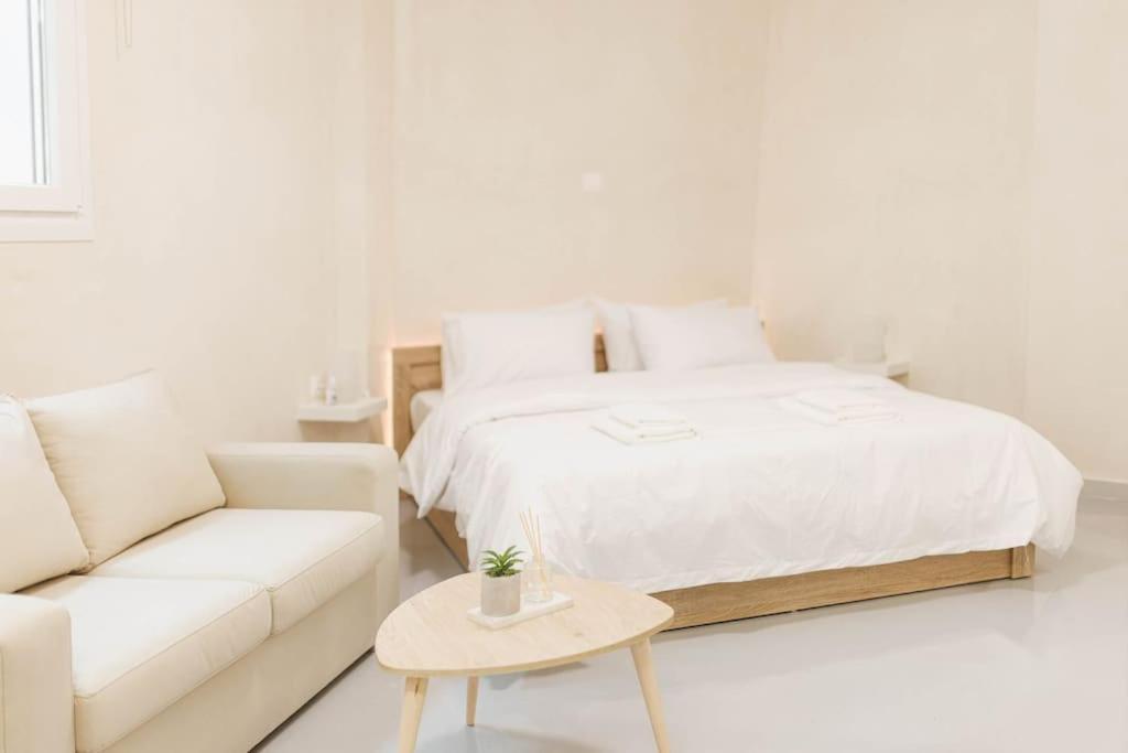 Modern Hiding Place In The Heart Of Atenas Exterior foto