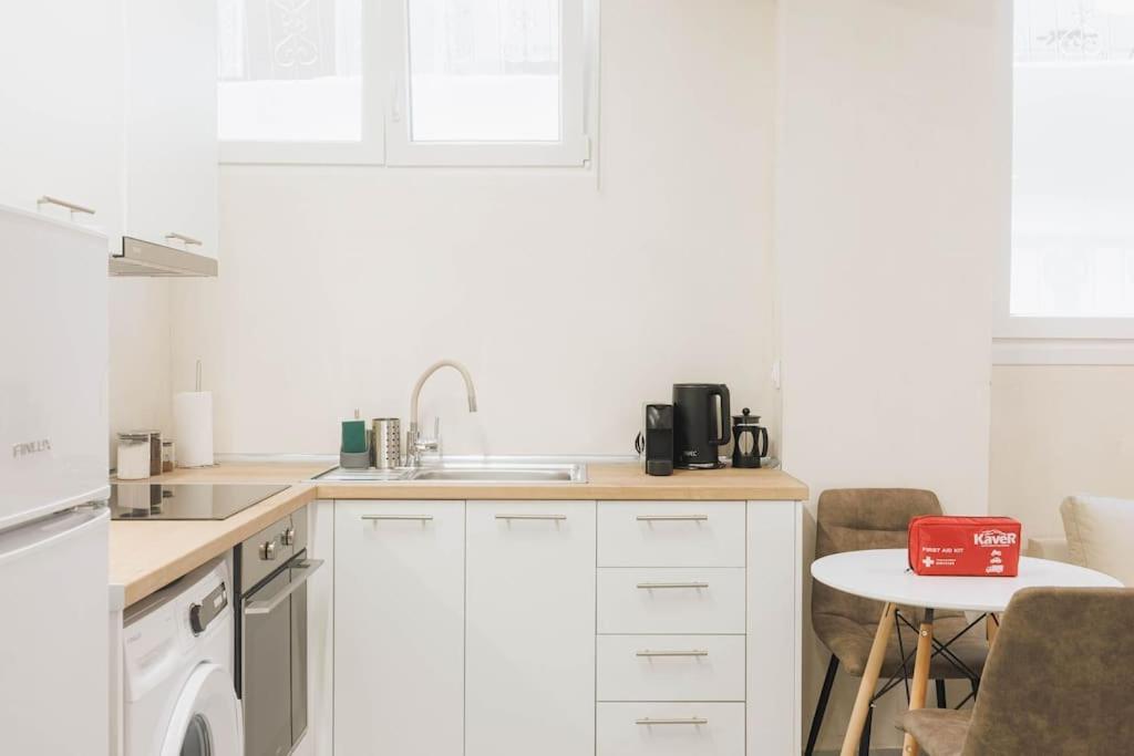 Modern Hiding Place In The Heart Of Atenas Exterior foto