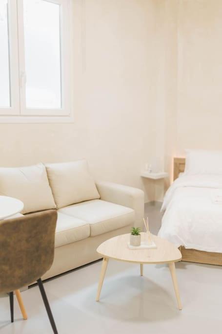 Modern Hiding Place In The Heart Of Atenas Exterior foto