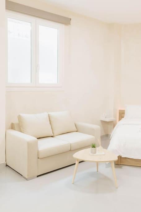 Modern Hiding Place In The Heart Of Atenas Exterior foto