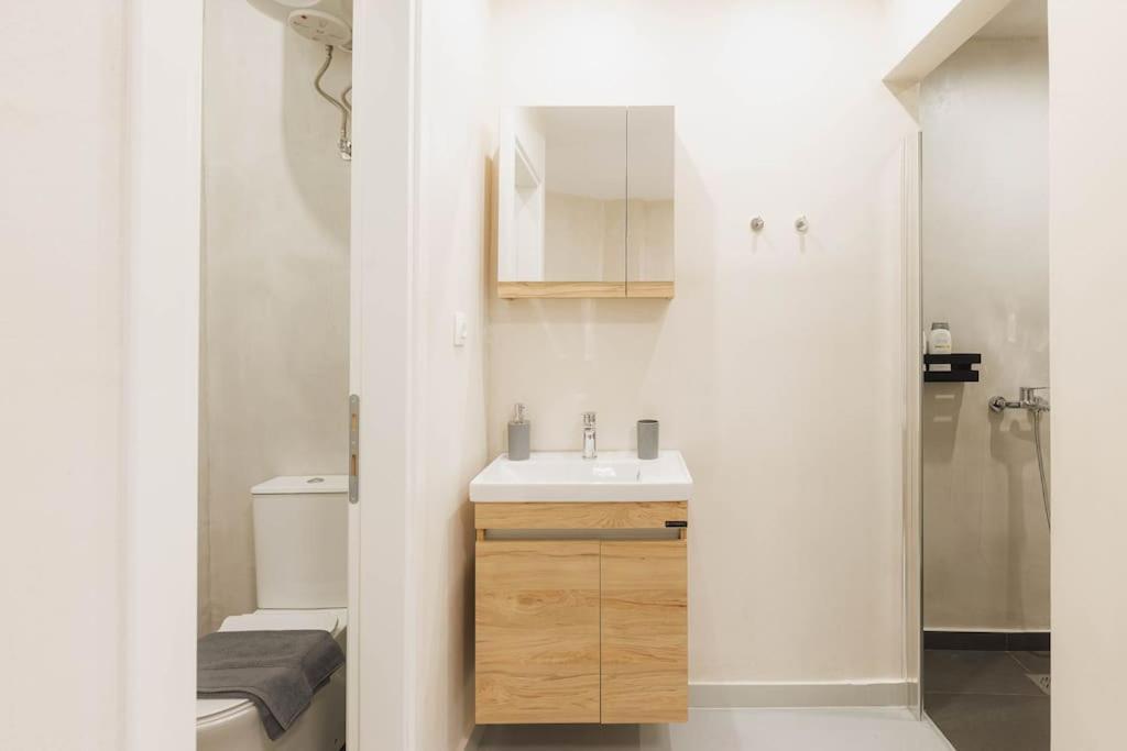 Modern Hiding Place In The Heart Of Atenas Exterior foto