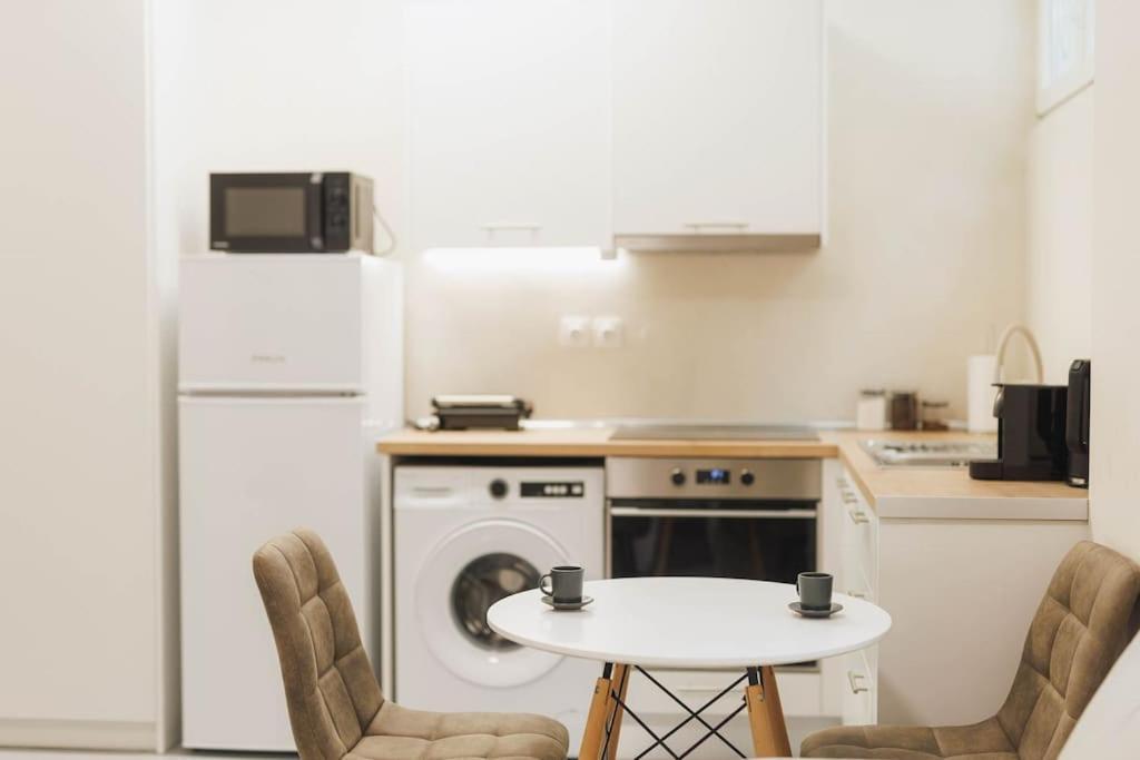 Modern Hiding Place In The Heart Of Atenas Exterior foto