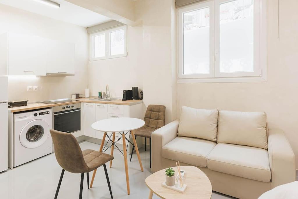 Modern Hiding Place In The Heart Of Atenas Exterior foto